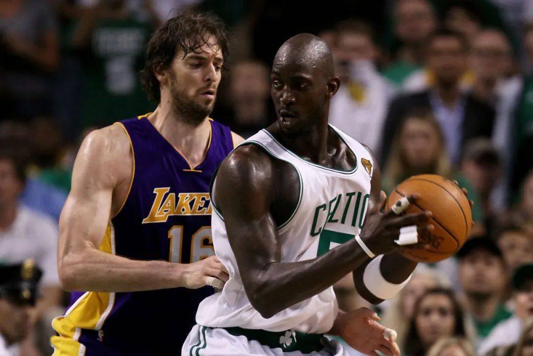 低位脚步和 低位脚步和